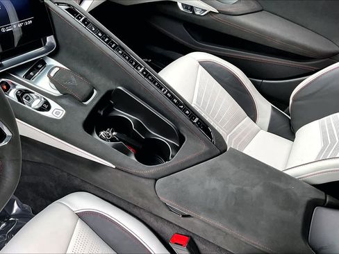 Used 2023 Chevrolet Corvette Stingray Premium Cpe w/ Z51 Performance Package image 13