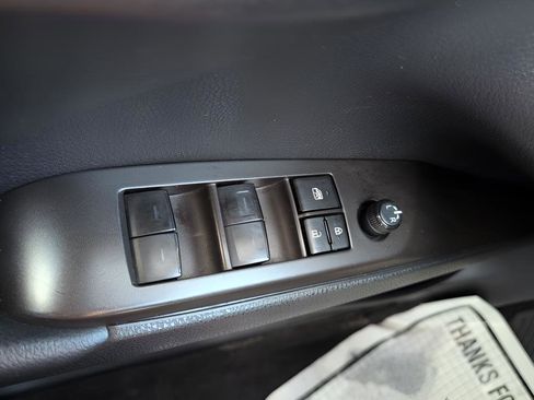 Used 2023 Toyota Camry SE image 18