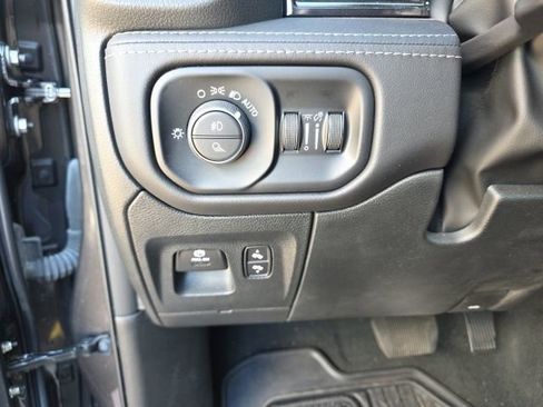 Used 2024 RAM 1500 Limited image 16