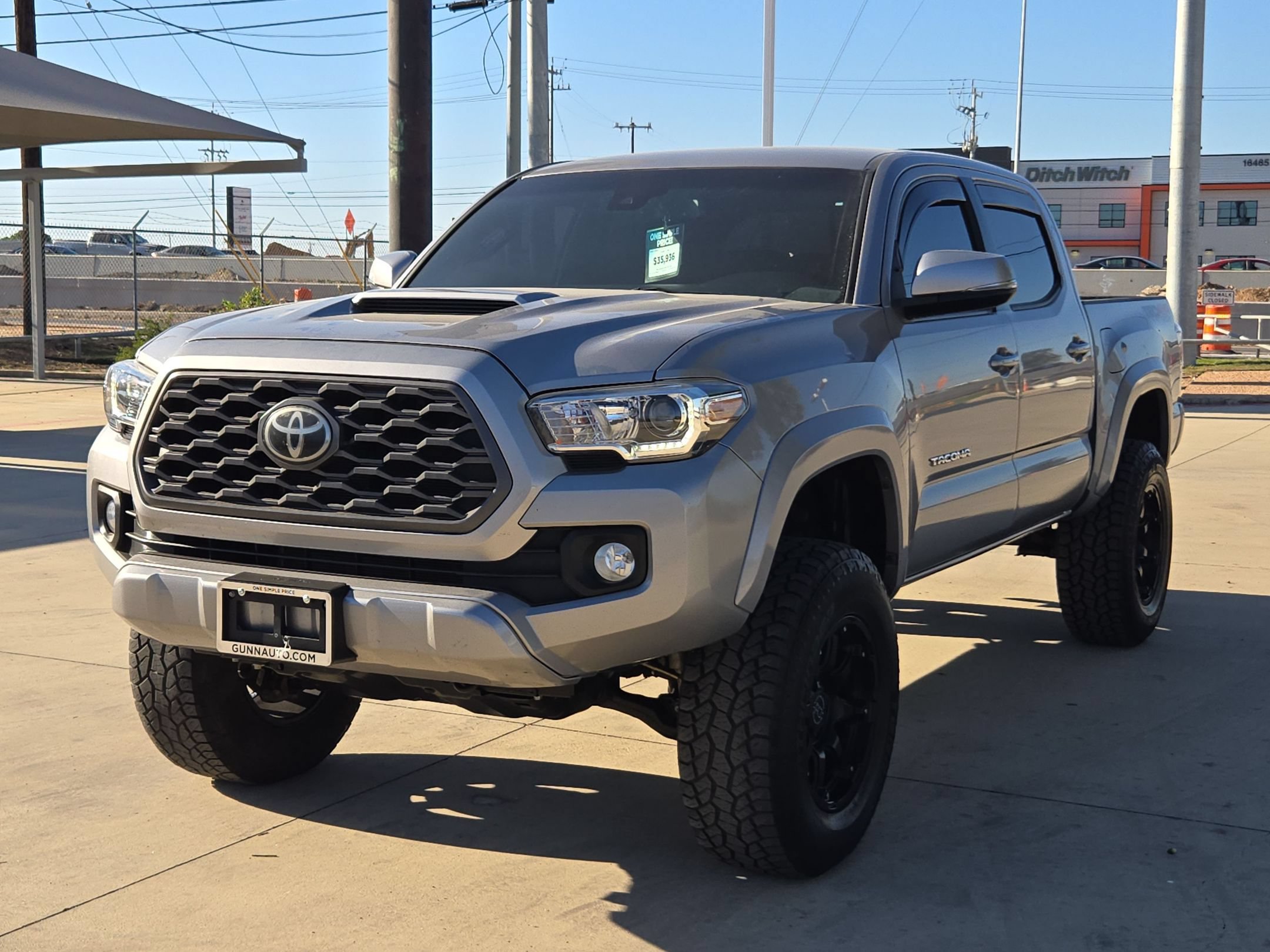 Used 2021 Toyota Tacoma TRD Sport w/ Technology Package AWD/4WD image 7