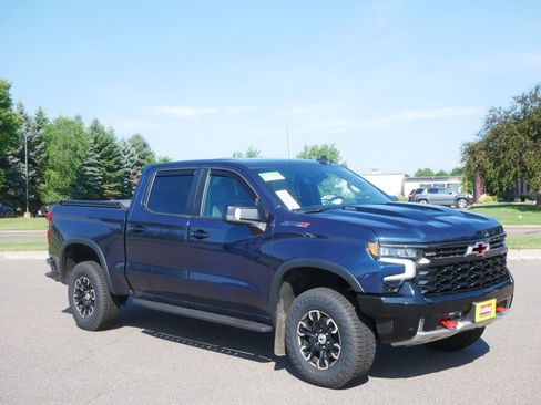 Used 2022 Chevrolet Silverado 1500 ZR2 w/ Technology Package AWD/4WD image 1