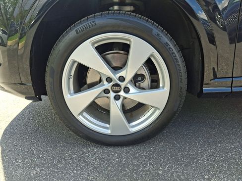 Certified 2025 Audi Q5 Premium Plus w/ Premium Plus AWD/4WD image 8