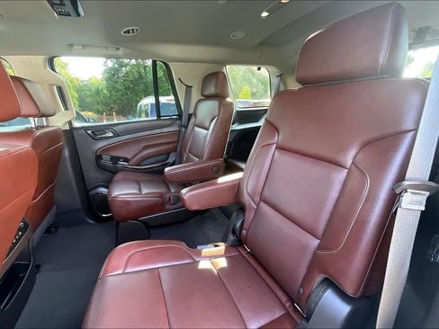 Used 2020 Chevrolet Tahoe Premier w/ Premier 6.2L Value Package RWD image 25