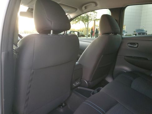 Certified 2024 Nissan Leaf SV Plus image 17