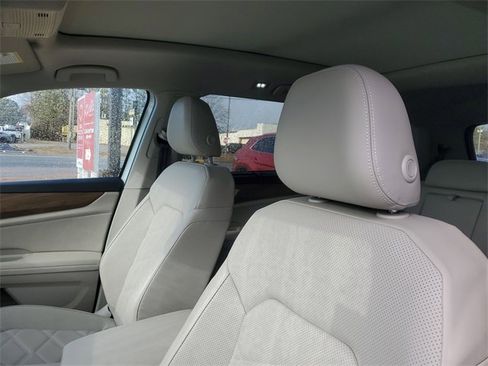 Certified 2025 Volkswagen Tiguan S image 16