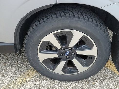 Used 2018 Subaru Forester 2.5i Premium w/ All-Weather Package AWD/4WD image 26