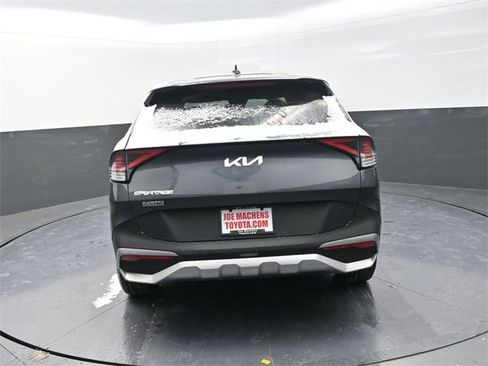Used 2024 Kia Sportage LX image 6