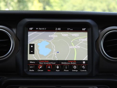Used 2020 Jeep Wrangler Unlimited Rubicon w/ Dual Top Group AWD/4WD image 17