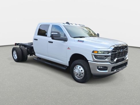 New 2026 RAM 3500 Tradesman w/ Chrome Appearance Group image 3
