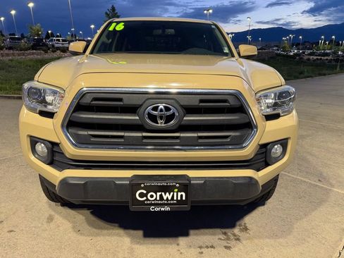 Used 2016 Toyota Tacoma SR5 w/ SR5 Appearance Package (SN) AWD/4WD image 2