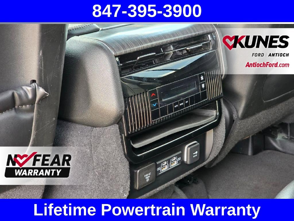 Used 2024 Jeep Wagoneer L Series II AWD/4WD image 30