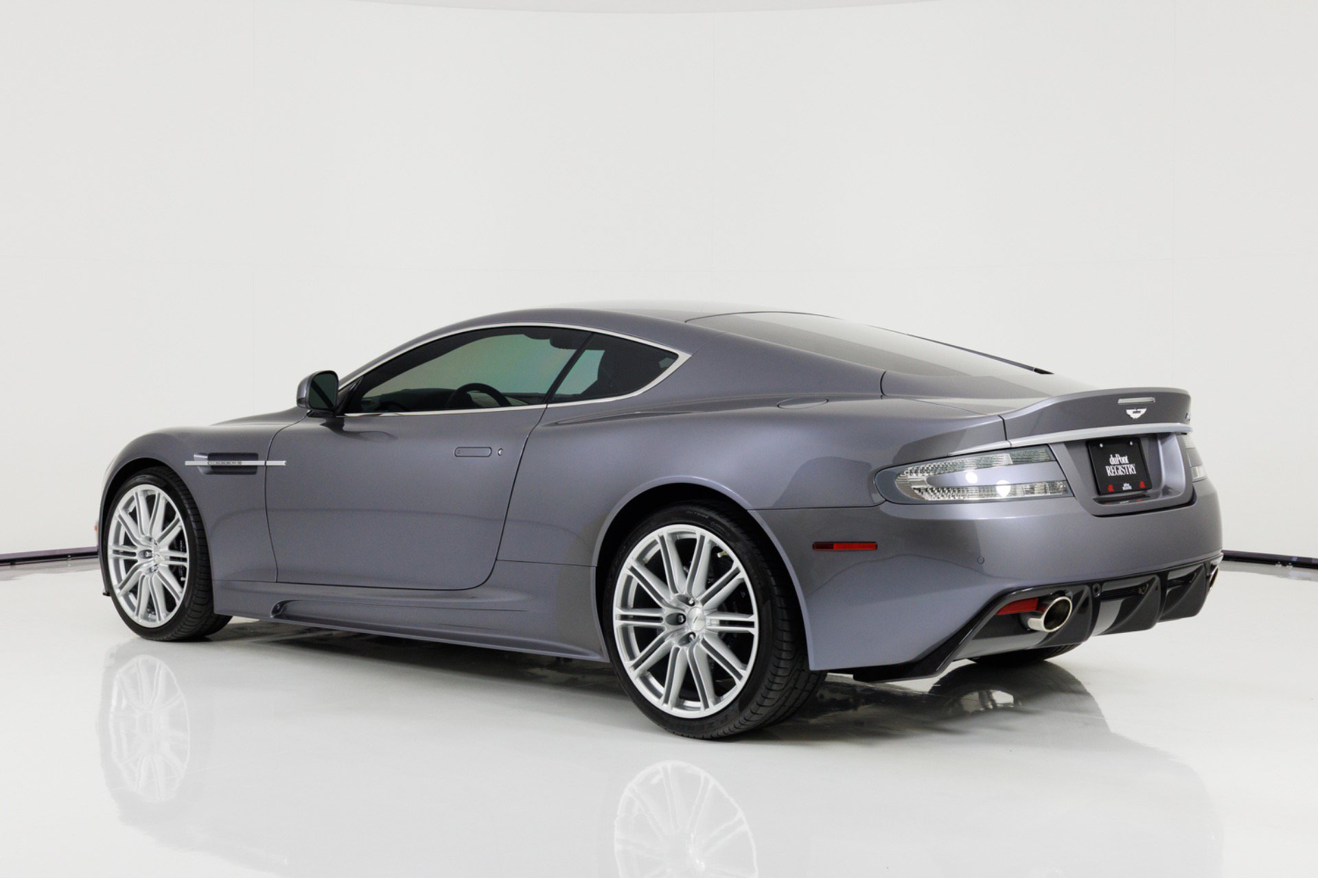Used 2010 Aston Martin DBS Coupe RWD image 5