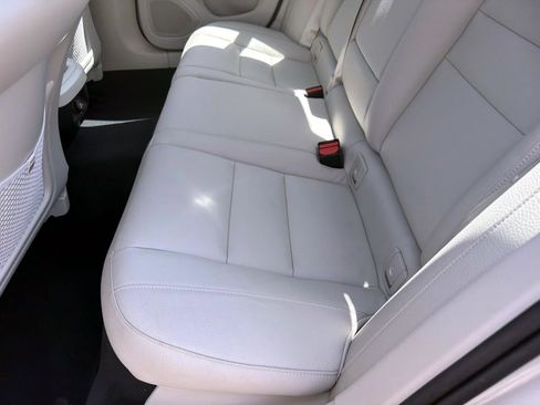 Used 2020 Volvo S60 T5 Momentum image 13