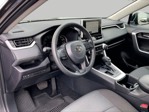 Used 2025 Toyota RAV4 XLE w/ Convenience Package FWD image 18