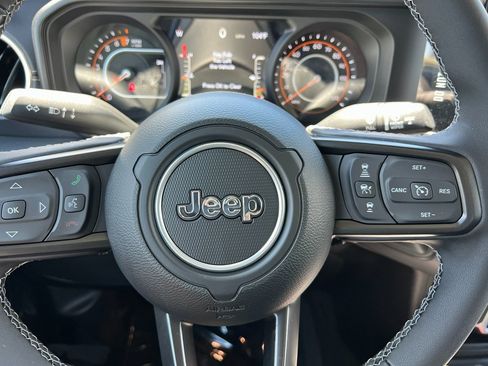 New 2025 Jeep Gladiator Sport image 14
