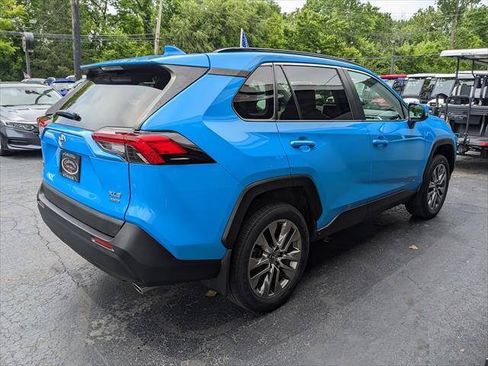 Used 2019 Toyota RAV4 XLE Premium w/ Cold Weather Package AWD/4WD image 5