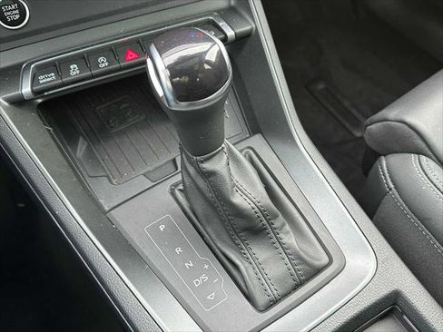 Used 2024 Audi Q3 2.0T Premium Plus image 38