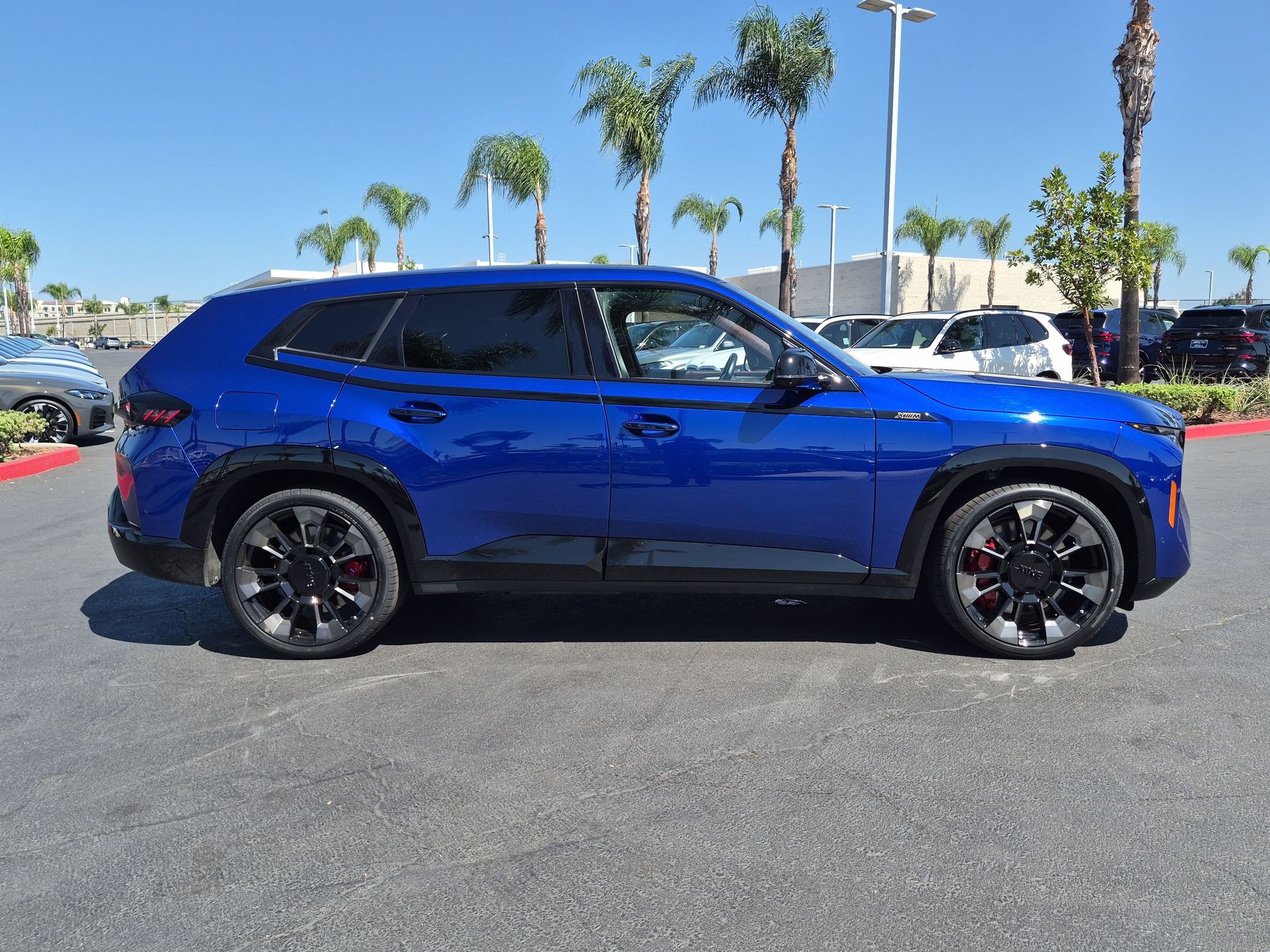 Used 2023 BMW XM AWD/4WD image 11