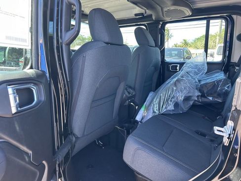 New 2026 Jeep Gladiator Sport AWD/4WD image 31