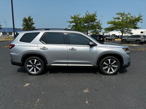 Used 2023 Honda Pilot Elite image 2