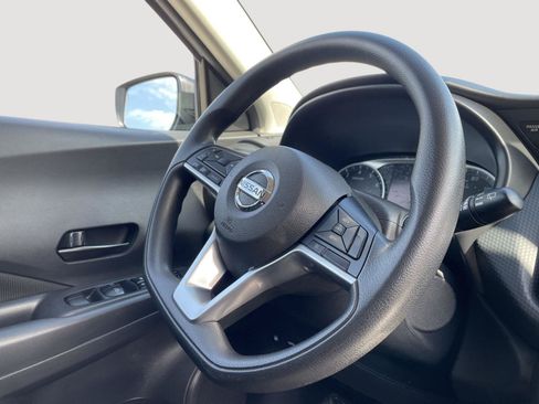 Used 2021 Nissan Kicks S FWD image 21