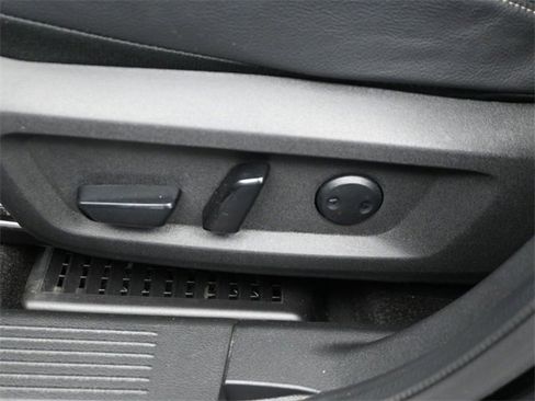 Used 2023 Nissan Rogue SL w/ SL Premium Package image 10