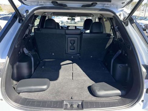 Used 2024 Mitsubishi Outlander SE Black Edition image 16