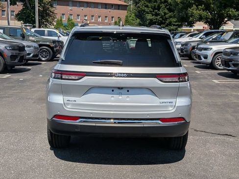 Certified 2023 Jeep Grand Cherokee Limited w/ Luxury Tech Group II AWD/4WD image 4