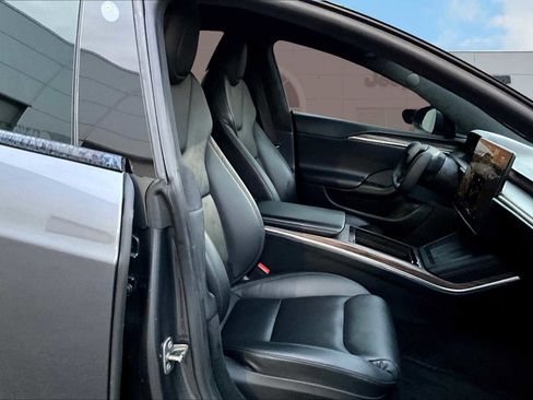 Used 2022 Tesla Model S image 14