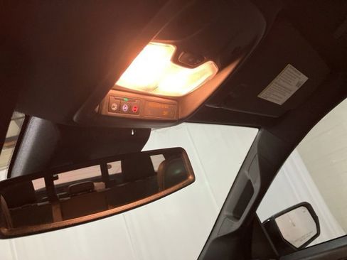 Used 2024 GMC Canyon AT4 w/ Technology Package image 18