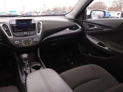 Used 2024 Chevrolet Malibu LT image 24