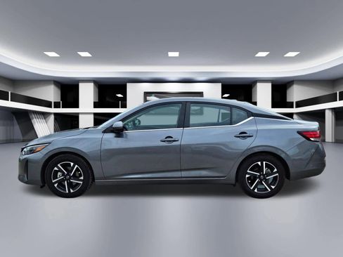 Used 2024 Nissan Sentra SV image 3