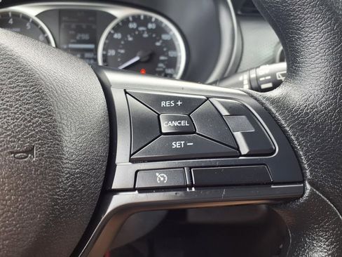 Certified 2025 Nissan Kicks Play S image 15