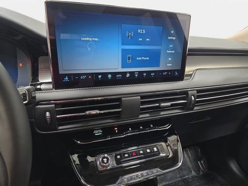 Used 2025 Lincoln Corsair AWD w/ Equipment Group 101A image 16