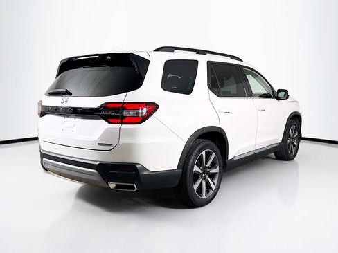 Certified 2024 Honda Pilot Touring image 34