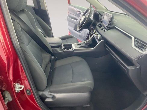 Used 2021 Toyota RAV4 LE image 15