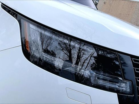 Used 2023 Land Rover Range Rover SE image 27