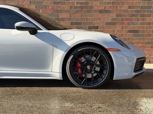 Certified 2022 Porsche 911 Carrera 4S image 11