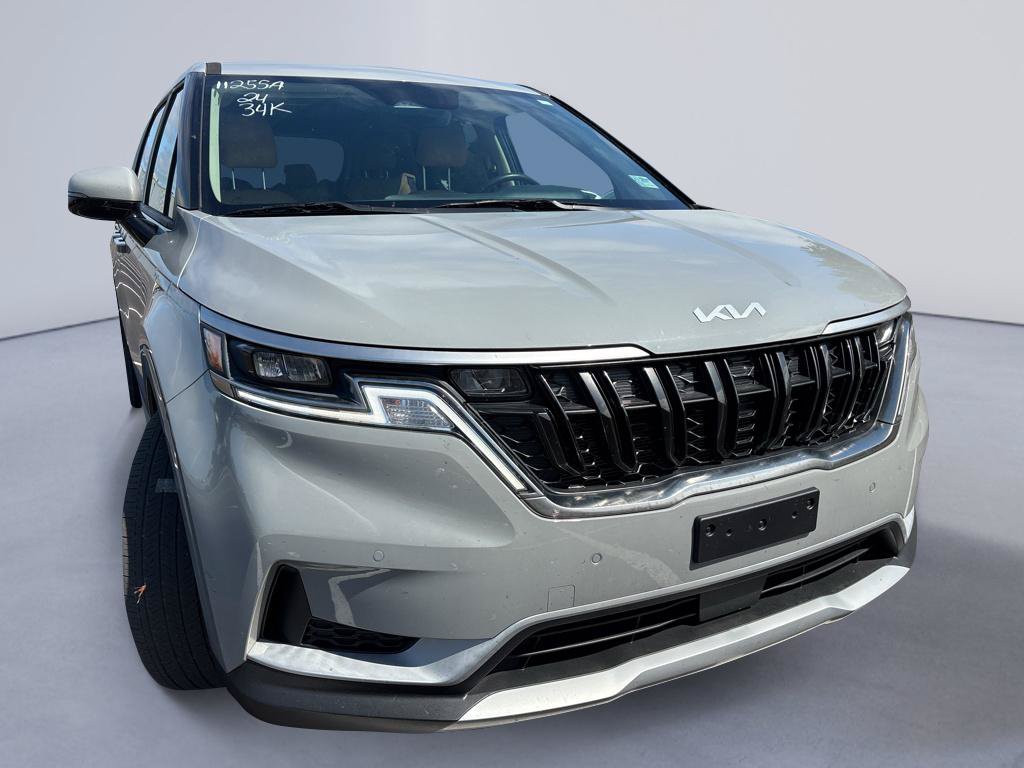 Used 2024 Kia Carnival EX FWD image 3