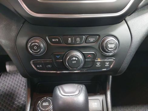 Used 2022 Jeep Cherokee Latitude image 20