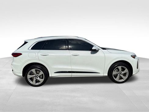 Used 2025 Audi Q5 Premium Plus AWD/4WD image 10