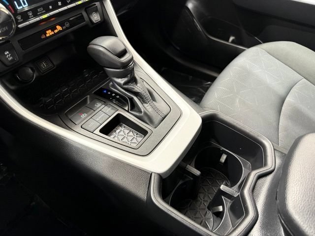 Used 2025 Toyota RAV4 XLE FWD image 37