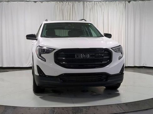 Used 2020 GMC Terrain SLE w/ Driver Convenience Package image 3