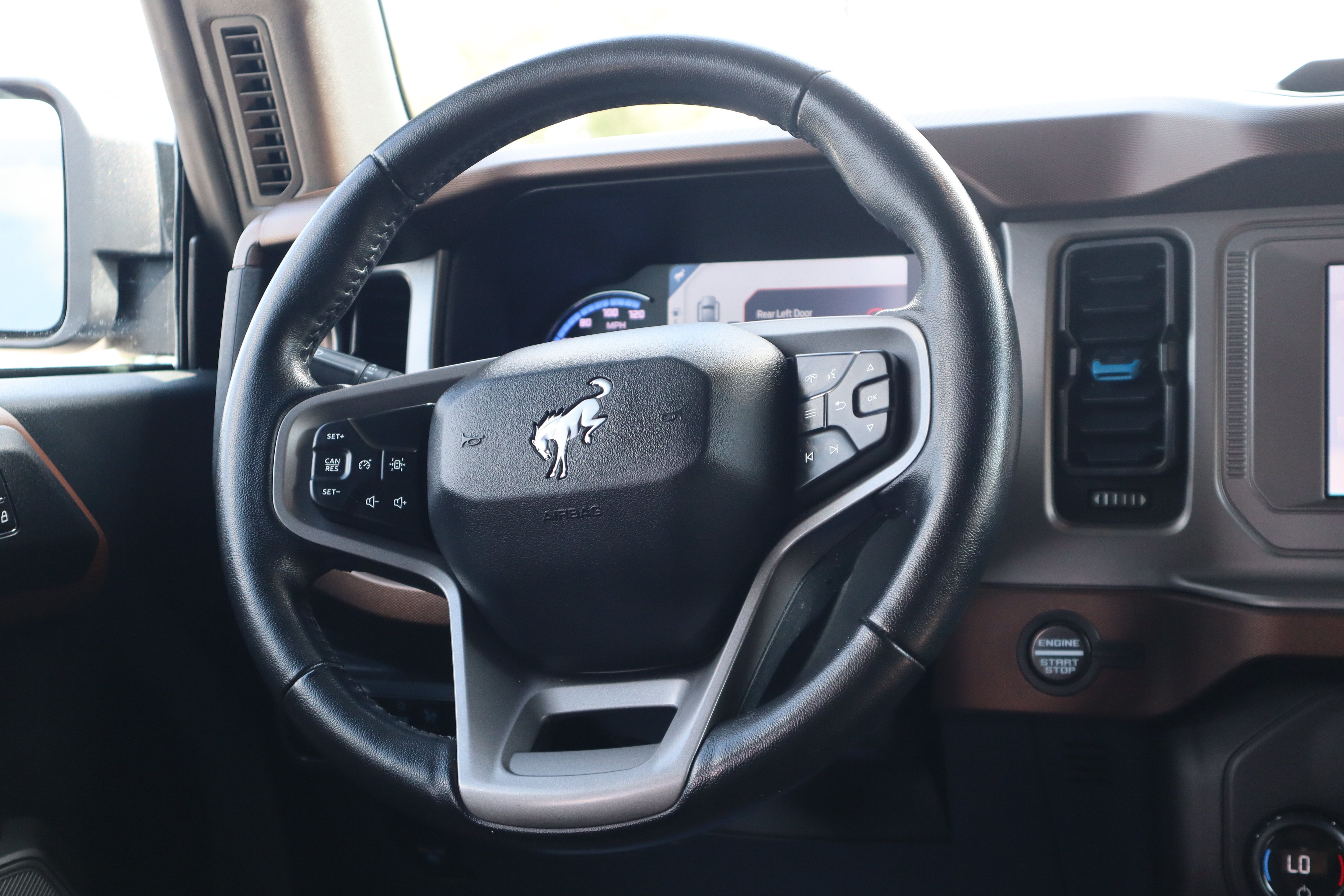Used 2023 Ford Bronco Outer Banks AWD/4WD image 15
