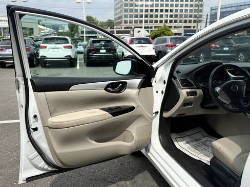 Used 2017 Nissan Sentra S FWD image 9