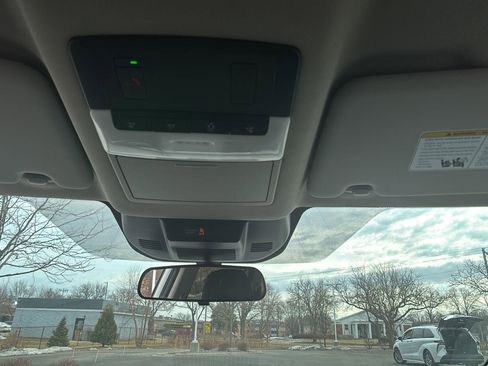 Used 2023 Nissan Rogue SV image 17