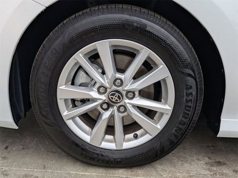 Used 2025 Toyota Camry LE image 31