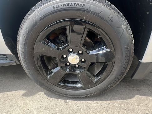 Used 2019 Chevrolet Suburban LT AWD/4WD image 9