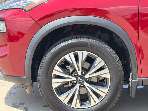 Used 2023 Nissan Rogue SV w/ SV Premium B Package FWD image 5