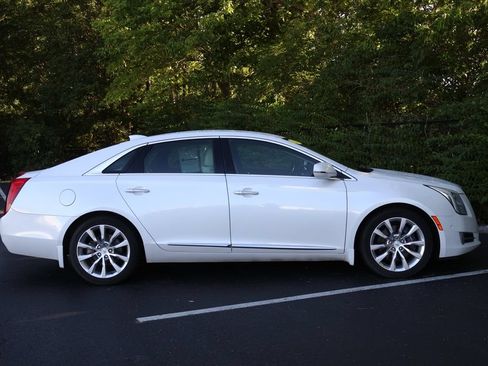 Used 2016 Cadillac XTS Luxury w/ LPO, Protection Package FWD image 11